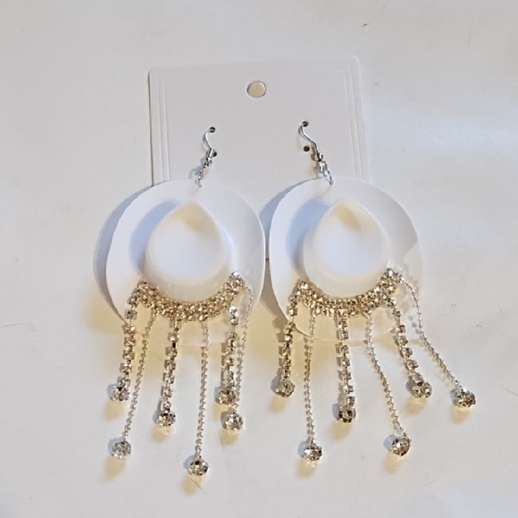 Jewelry - NEW Elegant Silver/White Cowgirl Hat Earrings